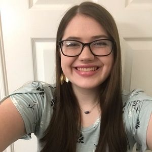 Meet your Posher, Hayley